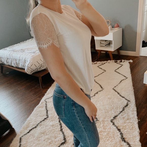 White tee - Picture 2 of 4